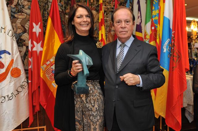 La Federación de Casas Regionales de la Comunidad distingue al Ayuntamiento de Pozuelo de Alarcón como Socio de Honor