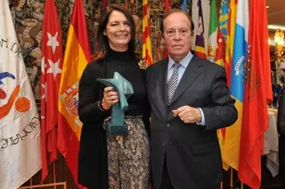 La Federación de Casas Regionales de la Comunidad distingue al Ayuntamiento de Pozuelo de Alarcón como Socio de Honor