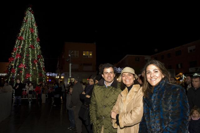 La alcaldesa inaugura el alumbrado de Navidad en la Plaza de Padre Vallet