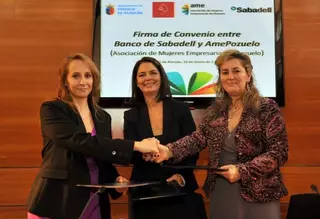 El Ayuntamiento  impulsa iniciativas en apoyo a las mujeres empresarias del municipio