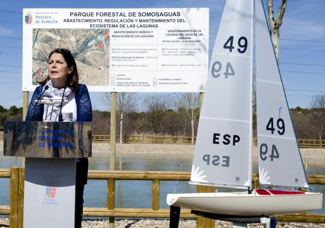 La alcaldesa inaugura las lagunas del Parque Forestal de Somosaguas
