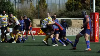 La alcaldesa asiste al partido entre el Club de Rugby CRC de Pozuelo y el Atlético Bera Bera en el Valle de las Cañas