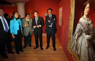 González y Adrados inauguran la exposición Mujeres retratadas por los Madrazo