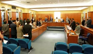 El Consistorio concede la medalla de honor de Pozuelo al concejal Álvaro Spottorno