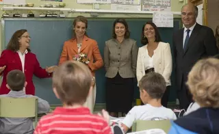 La Infanta Elena visita en Pozuelo de Alarcón el colegio que lleva su nombre