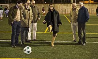 El campo de fútbol del Polideportivo Municipal El Pradillo estrena césped