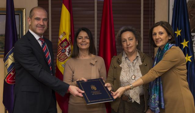 El Ayuntamiento colabora con Cruz Roja para ayudar a las familias más necesitadas del municipio