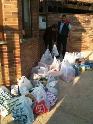 "Toda Ayuda es Poca" recoge alimento para familias necesitadas en Pozuelo de Alarcón