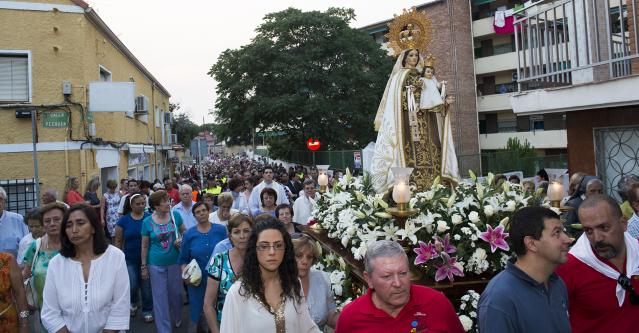 La misa y la procesión en el Día de la Virgen ponen fin a las fiestas de La Estación