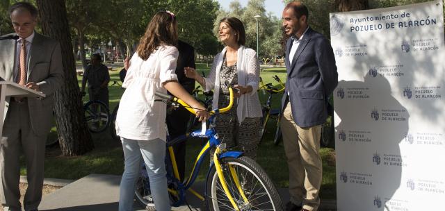 El Ayuntamiento de Pozuelo entrega 15 bicicletas a jóvenes sin recursos del municipio