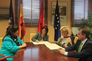 El Ayuntamiento y la AVT impulsarán en el municipio acciones de sensibilización y apoyo a las víctimas