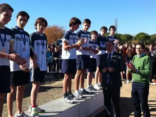 Más de 1.200 escolares del municipio han participado hoy en el Cross del Maestro celebrado en el Parque Forestal
