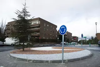 El Ayuntamiento de Pozuelo finaliza una rotonda en la confluencia de las calles Inglaterra, Irlanda y Suiza