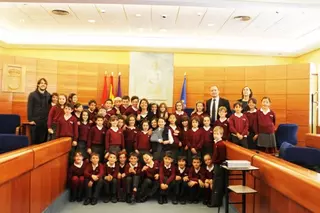 Alumnos de Primaria del colegio Alarcón han conocido hoy mejor el funcionamiento del Ayuntamiento