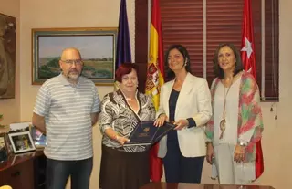 El Ayuntamiento y Bir-Lehlu colaboran para que niños saharauis pasen el verano con familias de Pozuelo