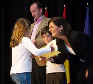 Pozuelo de Alarcón premia a los ganadores de Concurso de Poesía e Ilustración Gerardo Diego 2014 de Primaria