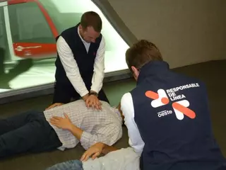 Personal de Metro Ligero Oeste recibe formación en primeros auxilios y desfibrilación