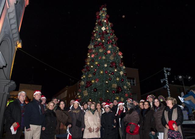 Pozuelo de Alarcón inaugura su alumbrado de Navidad que permanecerá hasta el próximo 6 de enero