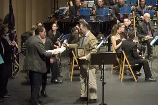 La Unión Musical de Pozuelo y la Real Cofradía del Santo Entierro de Zamora se hermanan en un acto celebrado en el MIRA Teatro