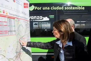 El Ayuntamiento y la Comunidad colaboran para introducir los primeros autobuses híbridos en el servicio urbano de Pozuelo
