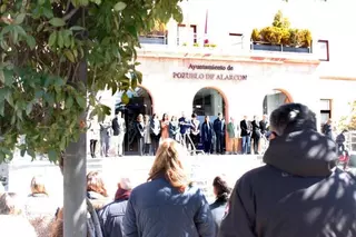 El Ayuntamiento de Pozuelo de Alarcón guarda un minuto de silencio por las víctimas del accidente aéreo ocurrido ayer en Francia