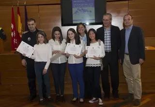 El Ayuntamiento premia a escolares de Pozuelo por sus trabajos en materia de seguridad vial