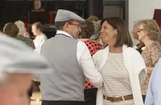 Cerca de 200 mayores han participado hoy en el baile de San Isidro en el Centro Municipal de Mayores Padre Vallet