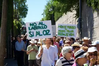 Los vecinos de Pozuelo se manifiestan contra la 'Ley Virus'