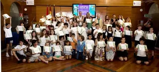 El Ayuntamiento entrega los premios del concurso escolar de poesía e ilustración “Gerardo Diego” a los estudiantes de Primaria