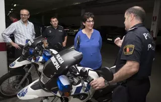 Pérez Quislant visita a la plantilla de Policía Municipal, de Protección Civil y del Servicio de Emergencias de Pozuelo