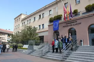 Pozuelo guarda un minuto de silencio por los atentados de Bruselas
