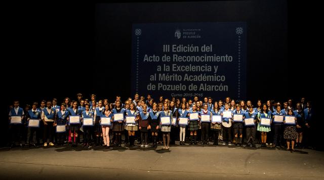 El Ayuntamiento de Pozuelo reconoce a los mejores estudiantes que terminan Primaria y Secundaria