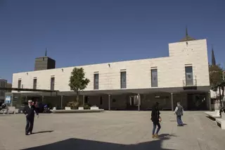 El PSOE pide bancos, sombras, plantas y un parque infantil en la Plaza del Padre Vallet