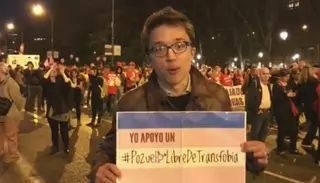 Políticos, activistas y vecinos se movilizan contra la transfobia en Pozuelo