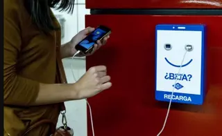 Metro de Madrid instalará más de 2.200 cargadores de dispositivos móviles en sus estaciones