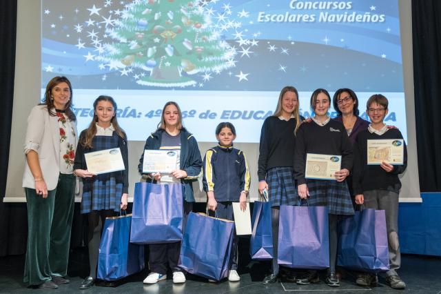 Entrega en Pozuelo de los premios de los concursos de Belenes, Árboles y Felicitaciones