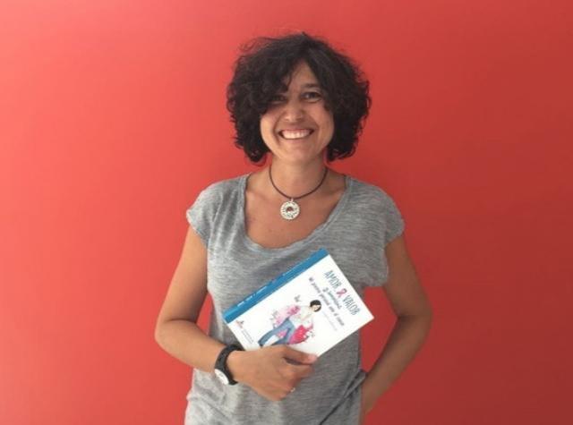 Leyre Contreras comparte su experiencia frente al cáncer de mama en una charla abierta a los vecinos