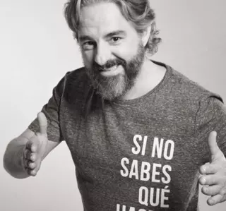 Jesús Castells, vecino de Pozuelo, presenta su libro "Emprender a Hostias"