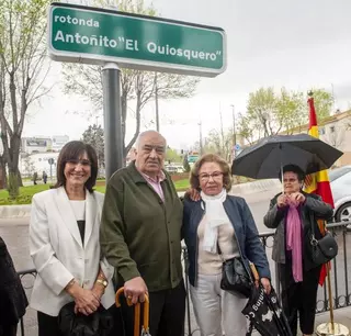 Pozuelo dedica una rotonda a “Antoñito el Quiosquero” uno de los vecinos más conocidos y queridos de la zona de La Estación