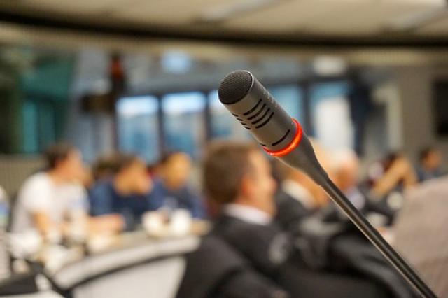 El Ayuntamiento organiza un ciclo de conferencias sobre empleo para trabajadores y desempleados