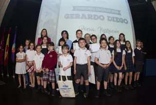 Entrega de los premios del concurso escolar de Poesía, Ilustración y Declamación "Gerardo Diego" a los alumnos de Primaria de Pozuelo