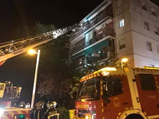 30 personas intoxicadas en un incendio en una vivienda de Pozuelo