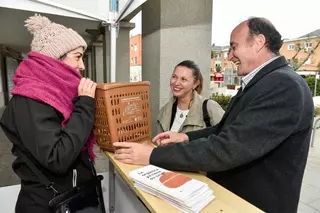 El Barrio de las Flores, pionero en la instalación de contenedores de recogida de materia orgánica