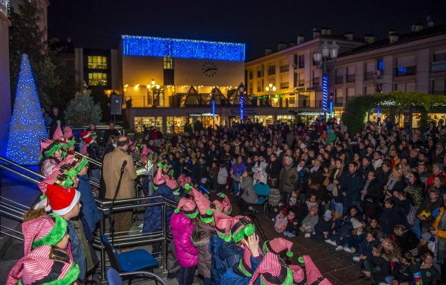 Pozuelo ilumina la Navidad con su tradicional encendido de luces