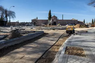 Las obras de la rotonda del cementerio avanzan con el hormigonado y conexión de alumbrado