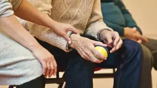 El Ayuntamiento de Pozuelo y la Asociación Parkinson Madrid colaboran para atender a las personas que padecen esta enfermedad