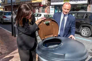 Gran acogida de los contenedores marrones para la recogida de residuos orgánicos en el Barrio de las Flores