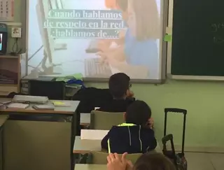 Cerca de 115 alumnos de Secundaria se forman para sensibilizar a los de Primaria sobre el uso responsable de las nuevas tecnologías