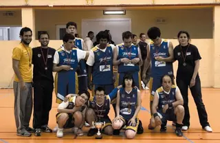 El Equipo local ESTUDIANTES-POZUELO de la Escuela Municipal de Baloncesto adaptada para personas con discapacidad, subcampeón de la COPA FEAPS