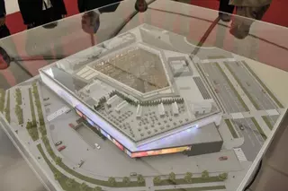 El alcalde asiste a la colocación de la primera piedra del Centro Comercial Zielo Shopping Pozuelo